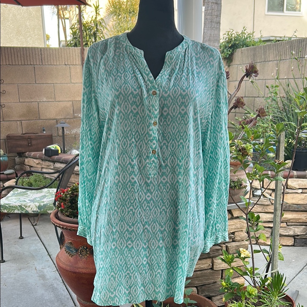Green Buttoned Tunic Top with Mandarin Collar